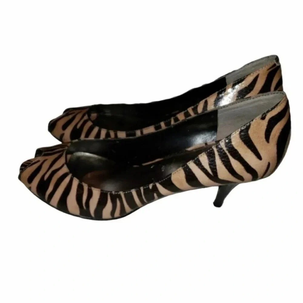 Nine West Castilleo 8.5 animal print peep toe heel Retro